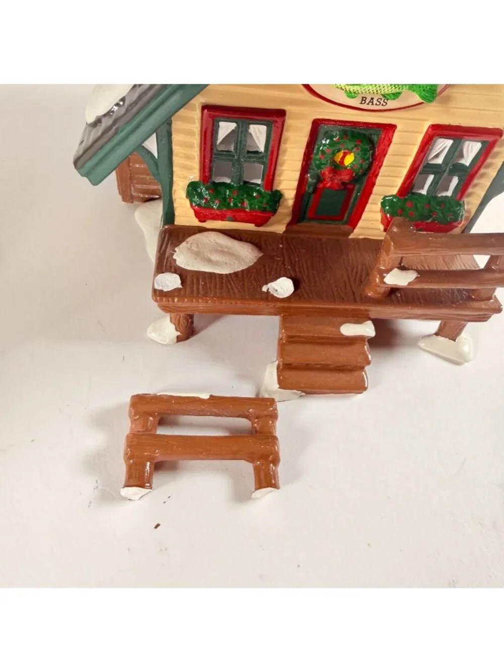 Dept 56 Snow Village Set Of 2 Fisherman’s Nook Cabins Lighted 54615 damaged
